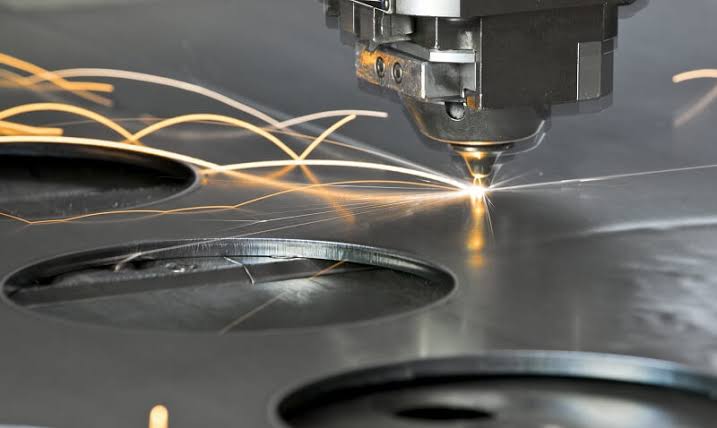 Phương pháp gia công kim loại tấm bằng công nghệ cắt laser