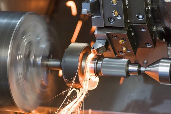 Quy trình gia công tiện cơ khí trên máy tiện chuyên dụng